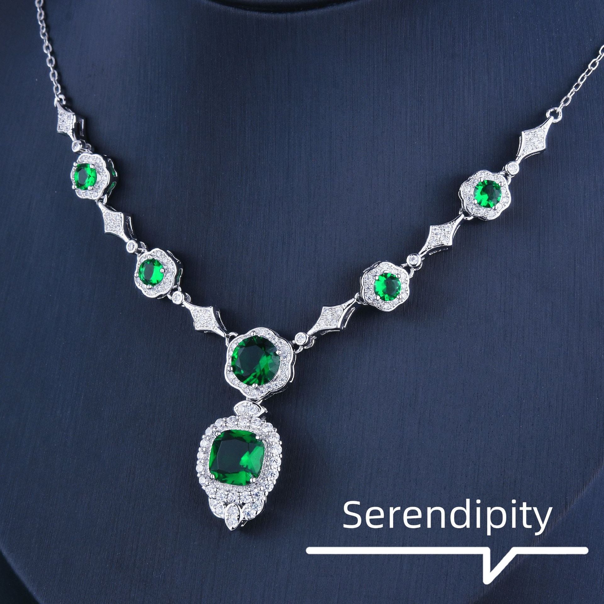 White Gold Emerald Necklace